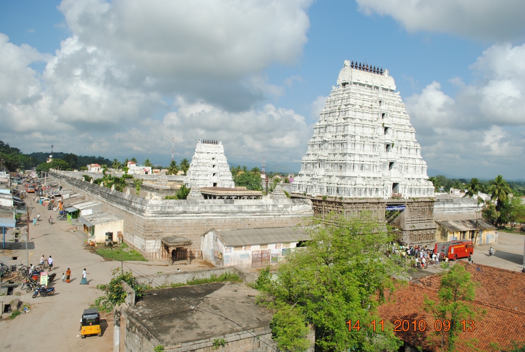“Temple mandapam was constructed much before road plan”: Madras High Court stops demolition of temple structure